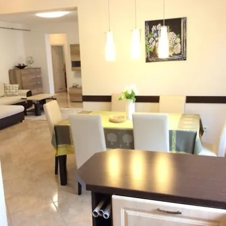 Solemio Apartman Kalocsa Exterior photo